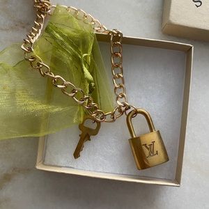 LV Sororité Vintage Necklace - Most Wanted!